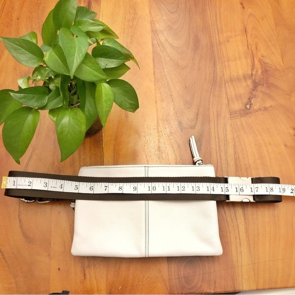 Danier Genuine leather Belt Bag White Fanny Pack Crossbody Hands-Free Travel bag - Picture 14 of 16